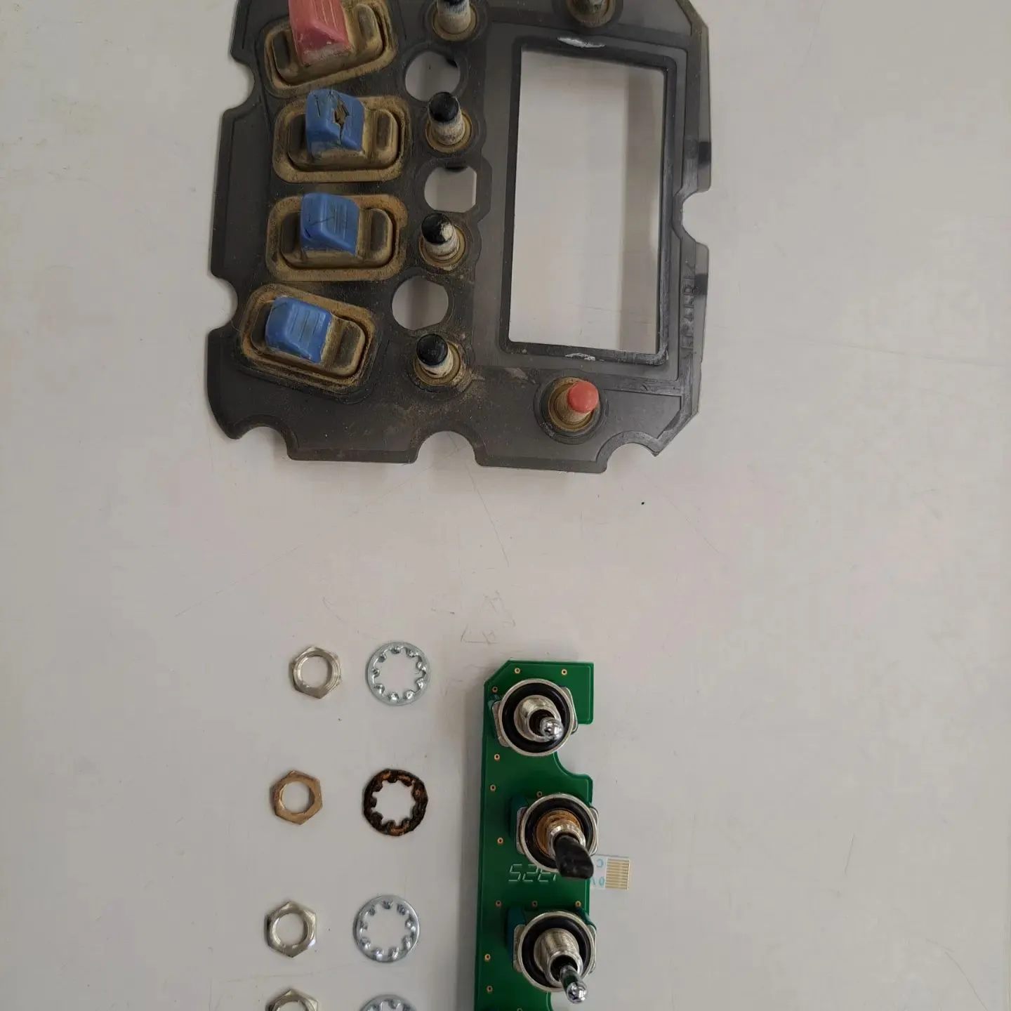 タダノ製RCS-FT2N型送信機