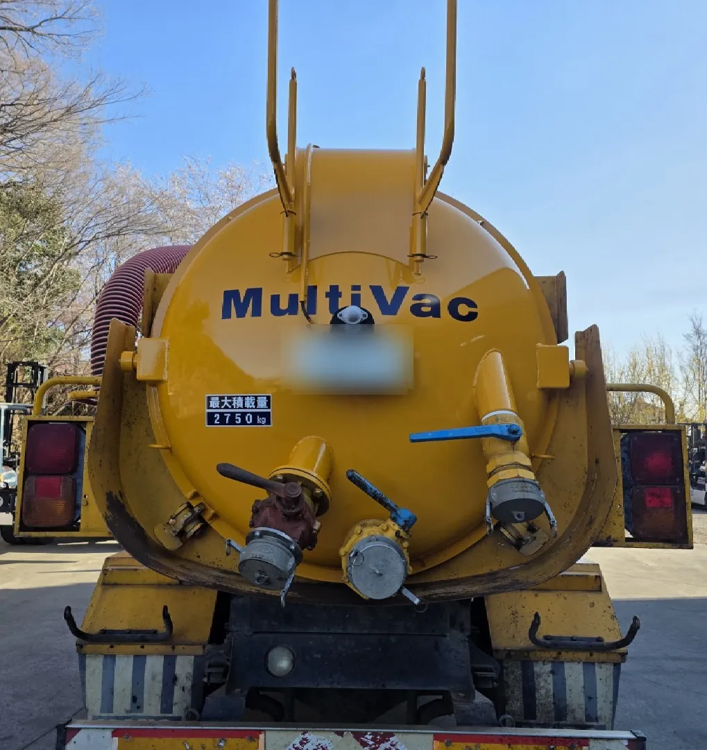 吸引車リヤハッチ交換