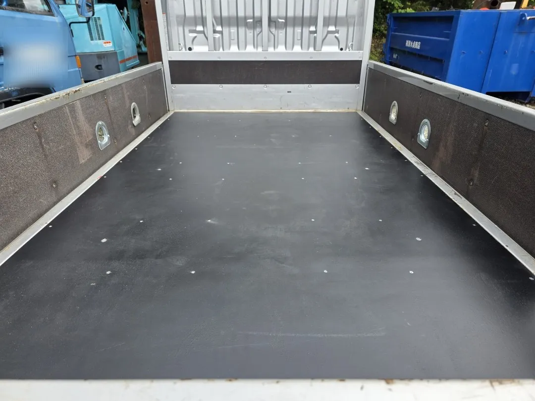 荷台床板交換、アオリロープ穴1対追加工事