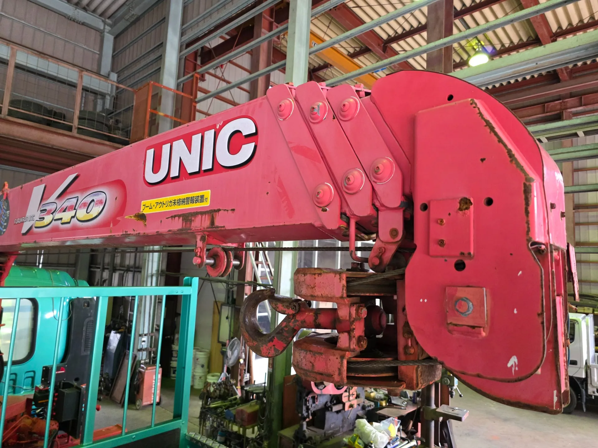 UNIC後装着ブーム先端作業灯取付工事